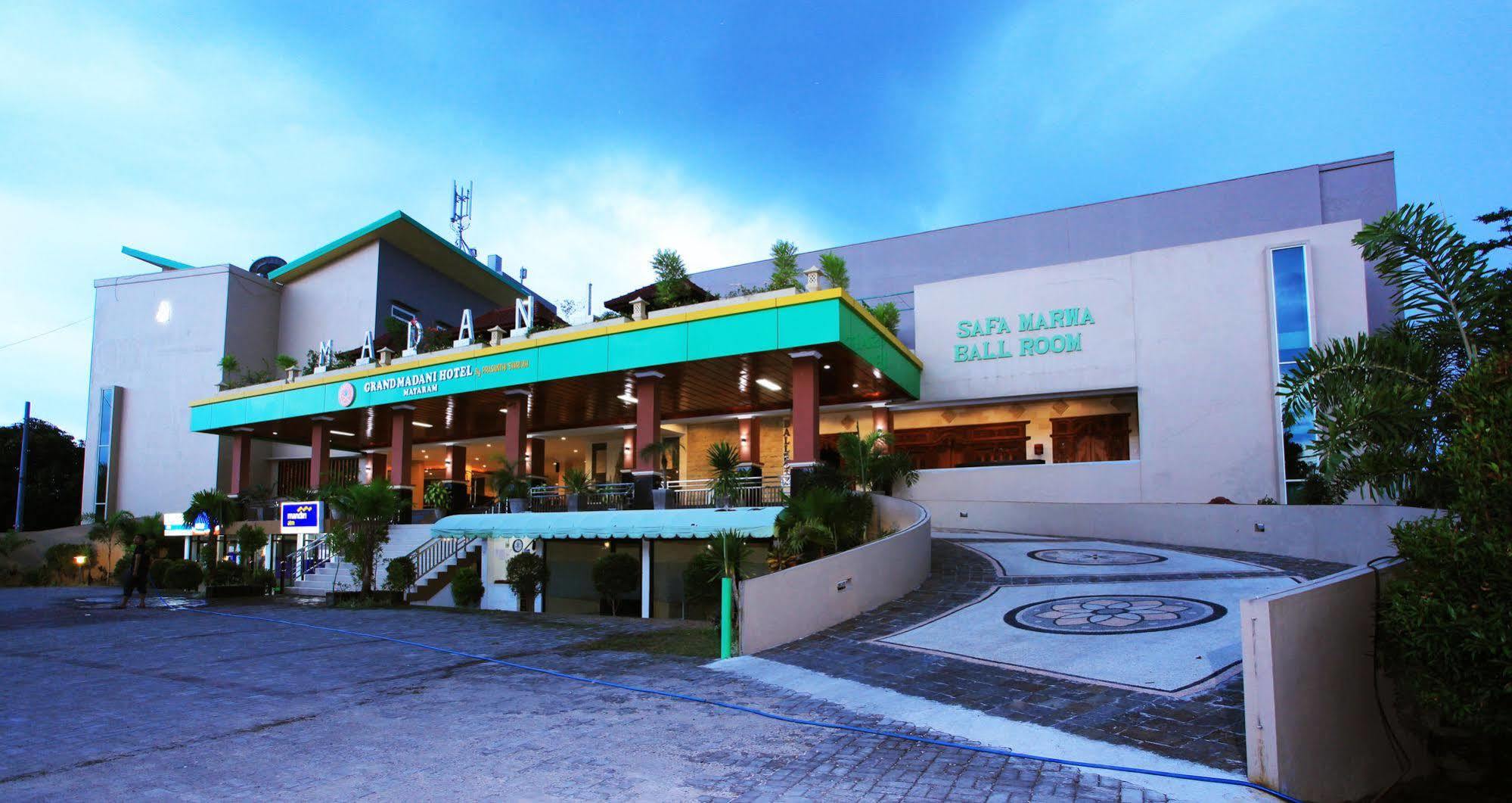 迈达尼伊斯兰大酒店 马塔兰 外观 照片